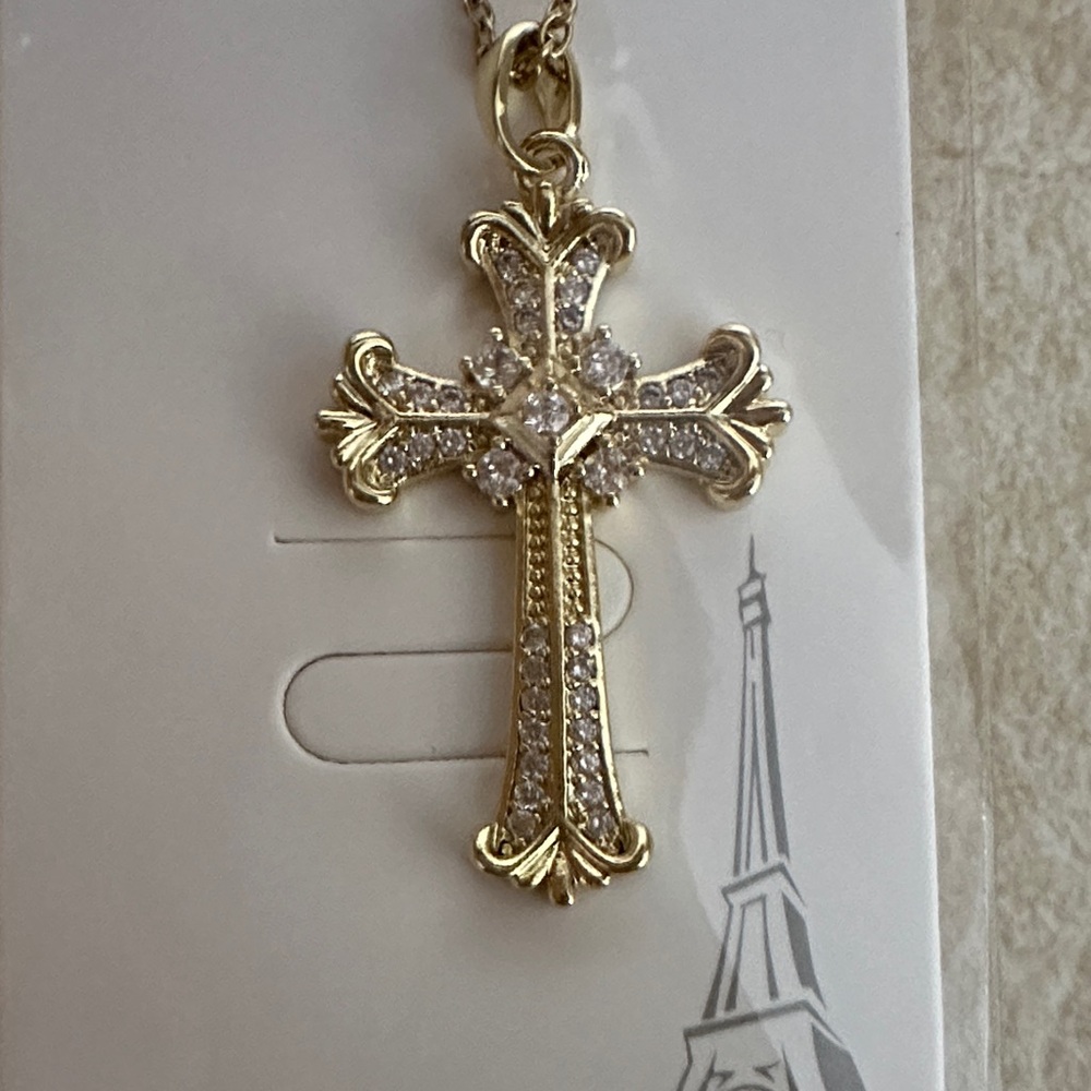 Elegant Gold Cross Pendant Necklace